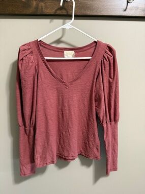 Nation LTD Dusty Rose Puff-Sleeve V-Neck Long Sleeve Top